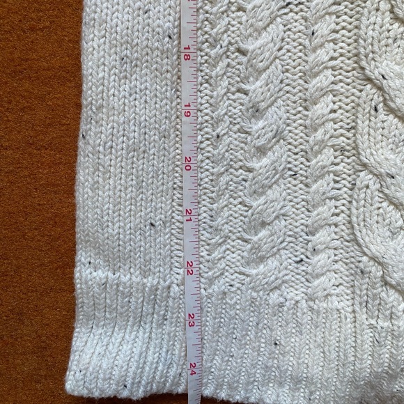 Old Navy Cable Knit Sweater - Picture 5 of 6